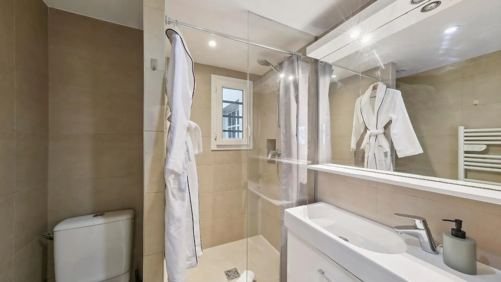 Quarter 2Br Charm Apartment Paris